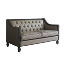 Loveseat w/3 Pillows